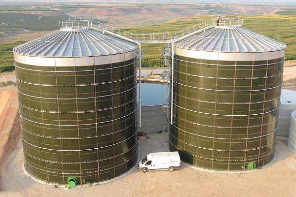 Balmoral stainless steel tanks